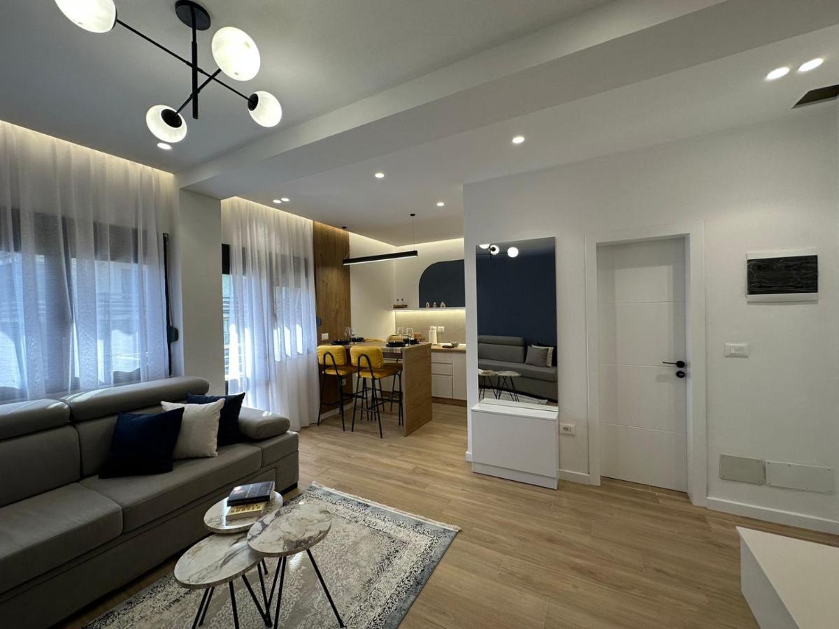 Luxurious Seaside Apartment Durres Bagian luar foto