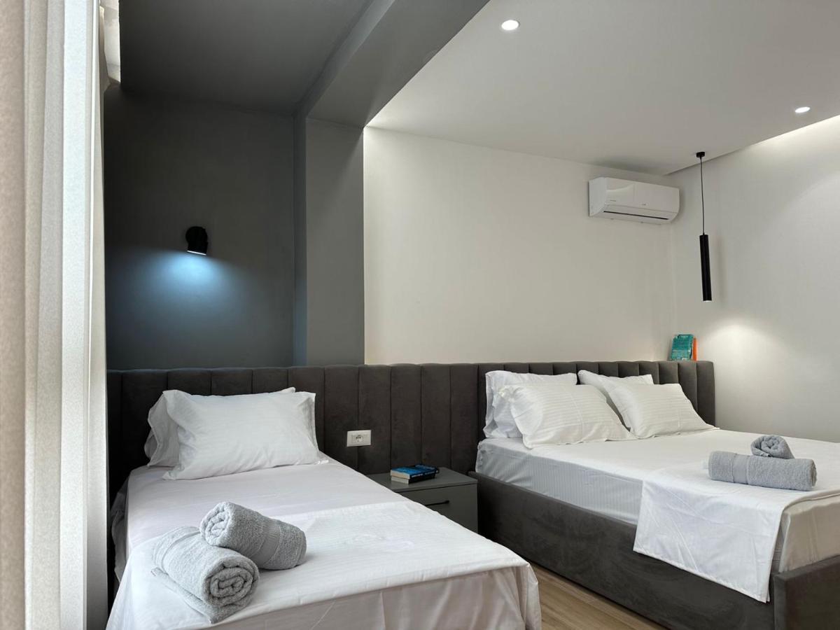 Luxurious Seaside Apartment Durres Bagian luar foto