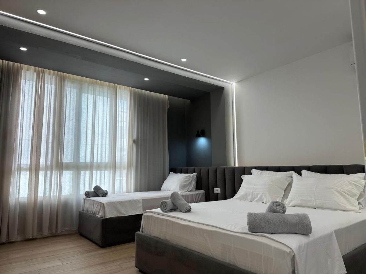 Luxurious Seaside Apartment Durres Bagian luar foto