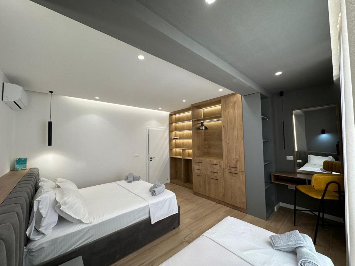 Luxurious Seaside Apartment Durres Bagian luar foto
