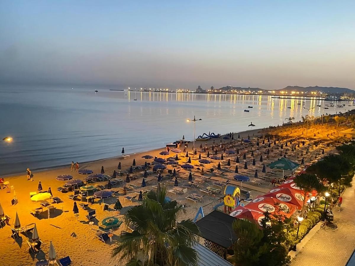 Luxurious Seaside Apartment Durres Bagian luar foto