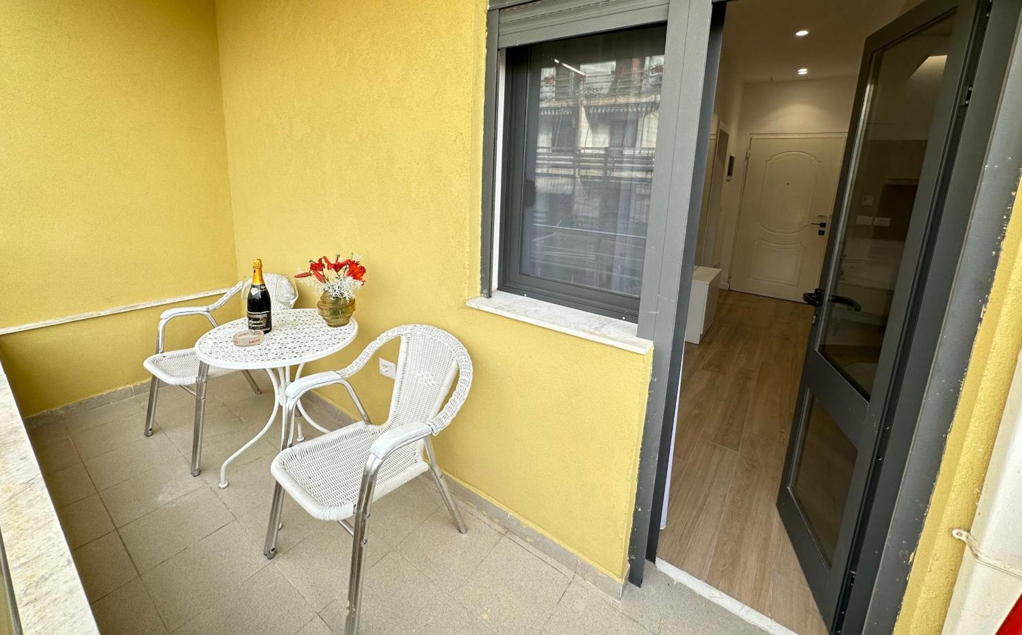 Luxurious Seaside Apartment Durres Bagian luar foto